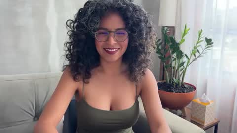 Snapshot of illaroom chatting on 09-08-25, 06:40 Kloe online show from 09-08-25, 06:40