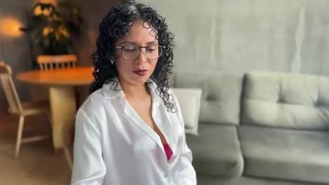 Snapshot of illaroom chatting on 09-11-25, 07:03 Kloe online show from 09-11-25, 07:03