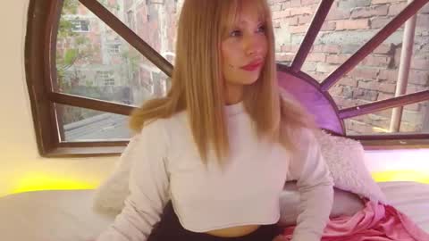 ILAYNA Independient model online show from 04-16-26, 10:34