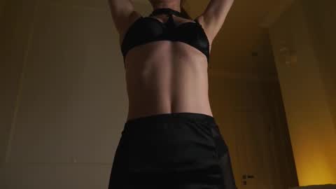 Snapshot of illona_harriss chatting on 10-23-25, 04:28 illona_harriss online show from 10-23-25, 04:28