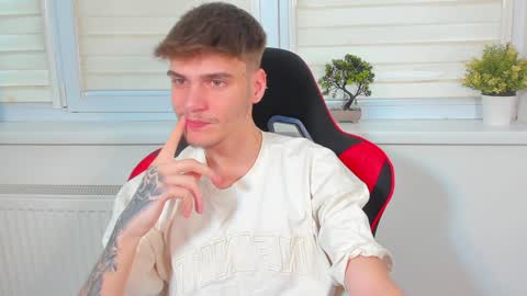 Snapshot of illusions888 chatting on 12-12-24, 01:06 D-Illusion online show from 12-12-24, 01:06