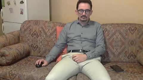 ilovecuteguy79 online show from 05-06-26, 03:13