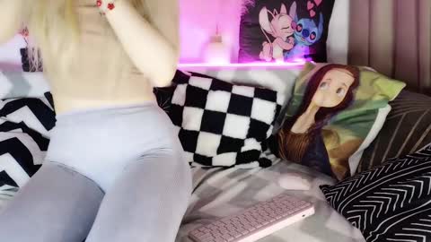 nicollee online show from 03-11-25, 07:58