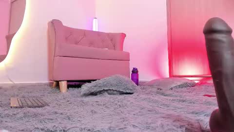 Mia online show from 11-05-25, 09:26