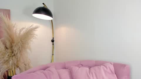 Aleja  online show from 10-19-25, 01:17