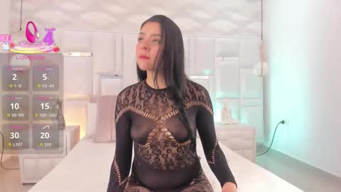 Snapshot of im_helem chatting on 10-11-25, 01:31 helem online show from 10-11-25, 01:31