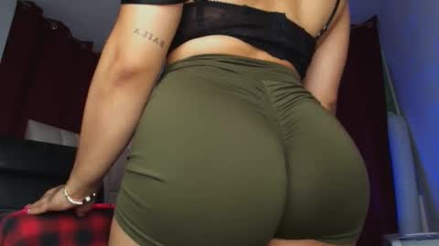 Mishell Martinez    INSTAGRAM im mishellbigass online show from 12-19-25, 11:06