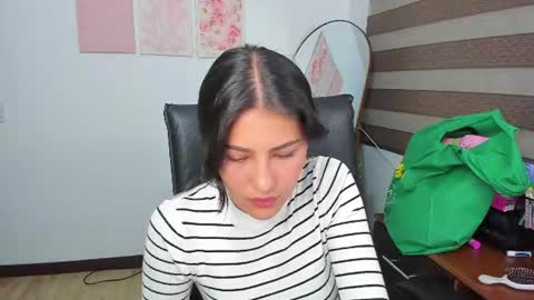Mia online show from 07-29-26, 01:15