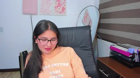Mia online show from 08-01-26, 12:10