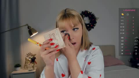 Snapshot of im_not_shy chatting on 01-08-25, 04:44 Katrina online show from 01-08-25, 04:44