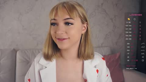 Snapshot of im_not_shy chatting on 02-18-25, 05:21 Katrina online show from 02-18-25, 05:21