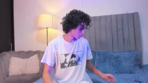 Perseo - Help me with 50 thumbs up online show from 12-14-25, 07:51