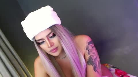Snapshot of im_ur_nightmare chatting on 12-18-24, 05:15 Candy Moore online show from 12-18-24, 05:15