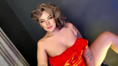 Snapshot of im_ur_nightmare chatting on 01-07-25, 05:33 Candy Moore online show from 01-07-25, 05:33