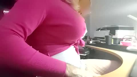 ngela Sometimes online show from 01-18-26, 11:30