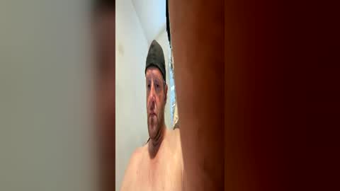 Snapshot of imhandy2 chatting on 06-16-26, 01:14 imhandy2 online show from 06-16-26, 01:14