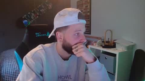 Snapshot of immumu chatting on 12-18-24, 01:12 immumu online show from 12-18-24, 01:12