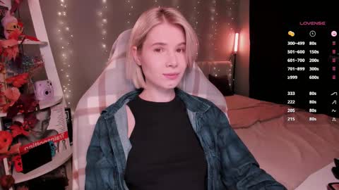 Mia online show from 11-23-25, 10:15