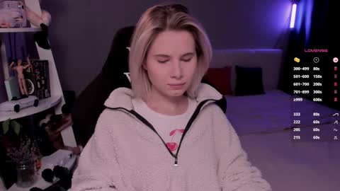 Mia online show from 02-12-26, 09:26