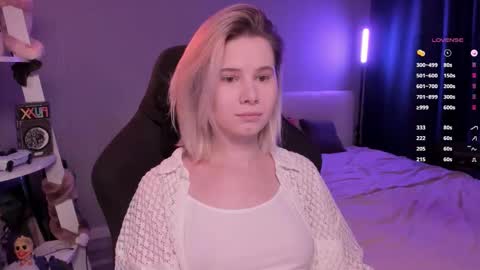 Mia online show from 03-15-26, 10:54