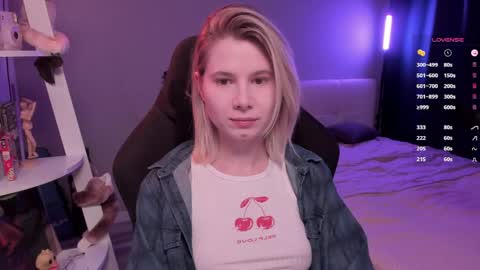 Mia online show from 04-19-26, 10:47