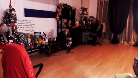 Empress online show from 01-11-25, 04:03