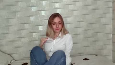 Snapshot of impoppie chatting on 07-27-26, 07:15 Sonya online show from 07-27-26, 07:15