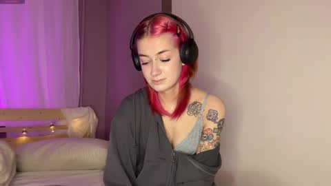 Snapshot of impussible chatting on 02-02-26, 01:10 Dina online show from 02-02-26, 01:10