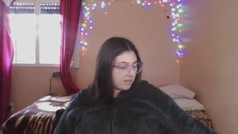 Florencia online show from 06-21-26, 05:26
