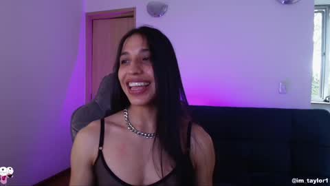 Snapshot of imtaylor__ chatting on 04-28-26, 09:09 TAYLOR online show from 04-28-26, 09:09
