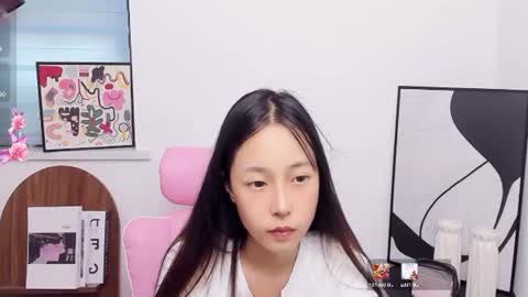 Snapshot of inadaphne chatting on 07-31-26, 10:09 Ina online show from 07-31-26, 10:09