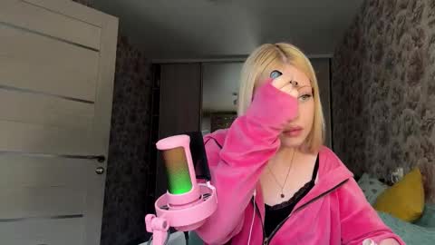 Lola online show from 02-20-26, 11:11