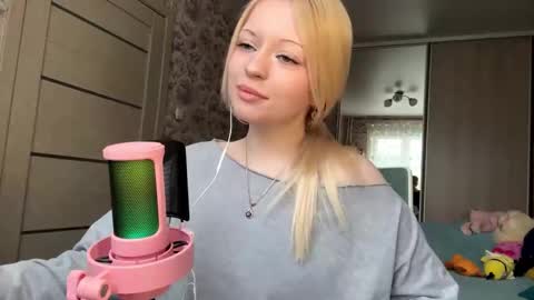 Lola online show from 02-28-26, 09:10