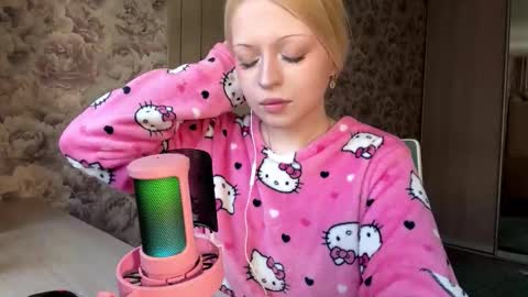 Lola online show from 03-21-26, 10:42