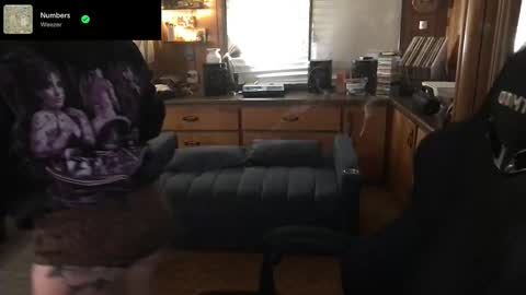 Carter online show from 10-24-25, 01:35