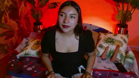 Snapshot of incredible_foxxy chatting on 08-01-26, 03:39 incredible_foxxy online show from 08-01-26, 03:39