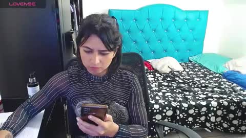 Snapshot of incubus_couple1 chatting on 02-10-25, 01:14 incubus_couple1 online show from 02-10-25, 01:14