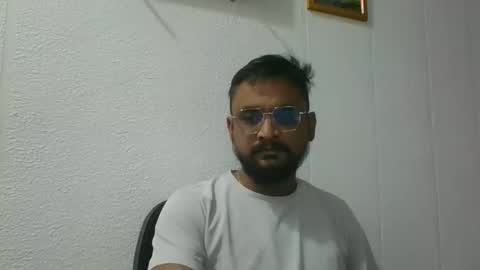 Snapshot of indian1433 chatting on 12-01-25, 04:17 indian1433 online show from 12-01-25, 04:17