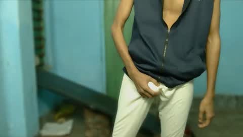 Snapshot of indian_bengali_boy chatting on 11-23-25, 08:41 Suman Leo online show from 11-23-25, 08:41