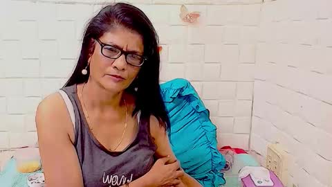Snapshot of indianallure chatting on 04-01-26, 01:41 Femiez online show from 04-01-26, 01:41