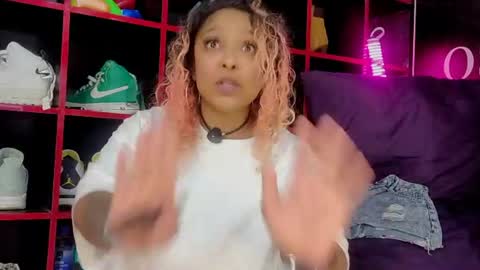 Nikki online show from 07-18-26, 06:23