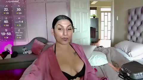 Snapshot of indianbutter999 chatting on 12-06-24, 03:00 FREE Onlyfans   online show from 12-06-24, 03:00