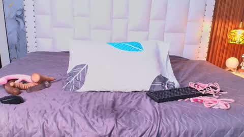 LITTLE AINHOA  online show from 02-21-25, 10:26