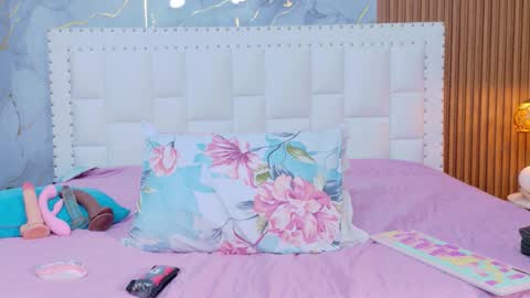 LITTLE AINHOA  online show from 11-04-25, 07:46