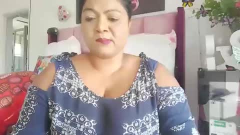 Snapshot of indiandelia chatting on 02-22-25, 10:18 indiandelia online show from 02-22-25, 10:18