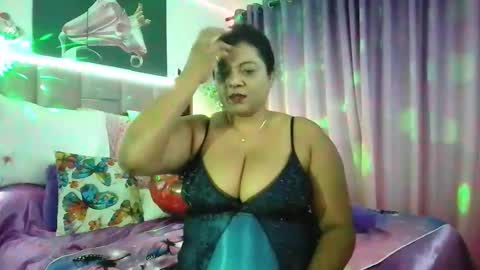 Snapshot of indiandelia chatting on 03-06-25, 06:59 indiandelia online show from 03-06-25, 06:59