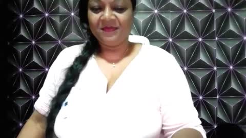 Snapshot of indiandelia chatting on 09-12-25, 03:39 indiandelia online show from 09-12-25, 03:39