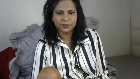 Snapshot of indiandreams_ chatting on 09-23-25, 10:29 Palavi online show from 09-23-25, 10:29