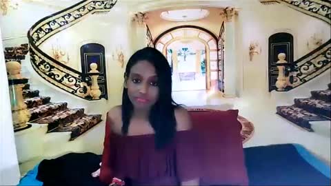 Snapshot of indianlovebug chatting on 12-09-24, 10:41 Leah online show from 12-09-24, 10:41