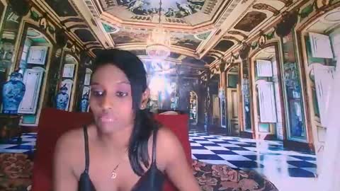 Snapshot of indianlovebug chatting on 12-14-24, 07:07 Leah online show from 12-14-24, 07:07